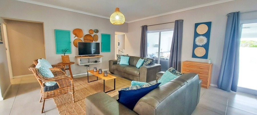 4 Bedroom Property for Sale in Struisbaai Western Cape